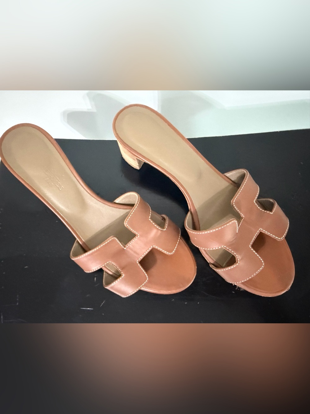 HERMES
Oasis Sandal - Picture 6 of 6